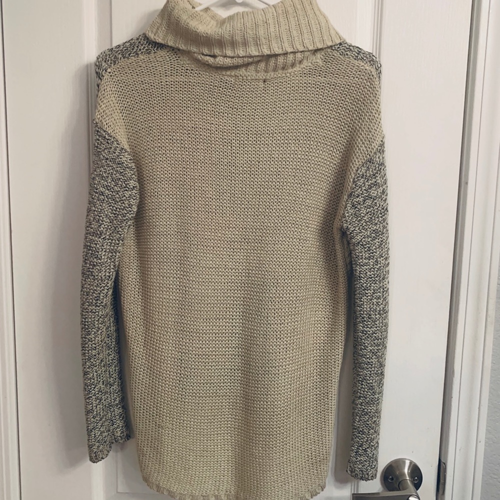 Turtle neck sweater